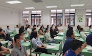 真诚沟通 共育未来——香山实验小学开展一年级、三年级家长学校活动