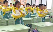 童心起舞齐飞扬 快乐律动竞风采——香山实验小学开展整班室内操做操比赛