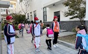 小红帽 大作用——香山实验小学“红领巾志愿服务岗”风采展示
