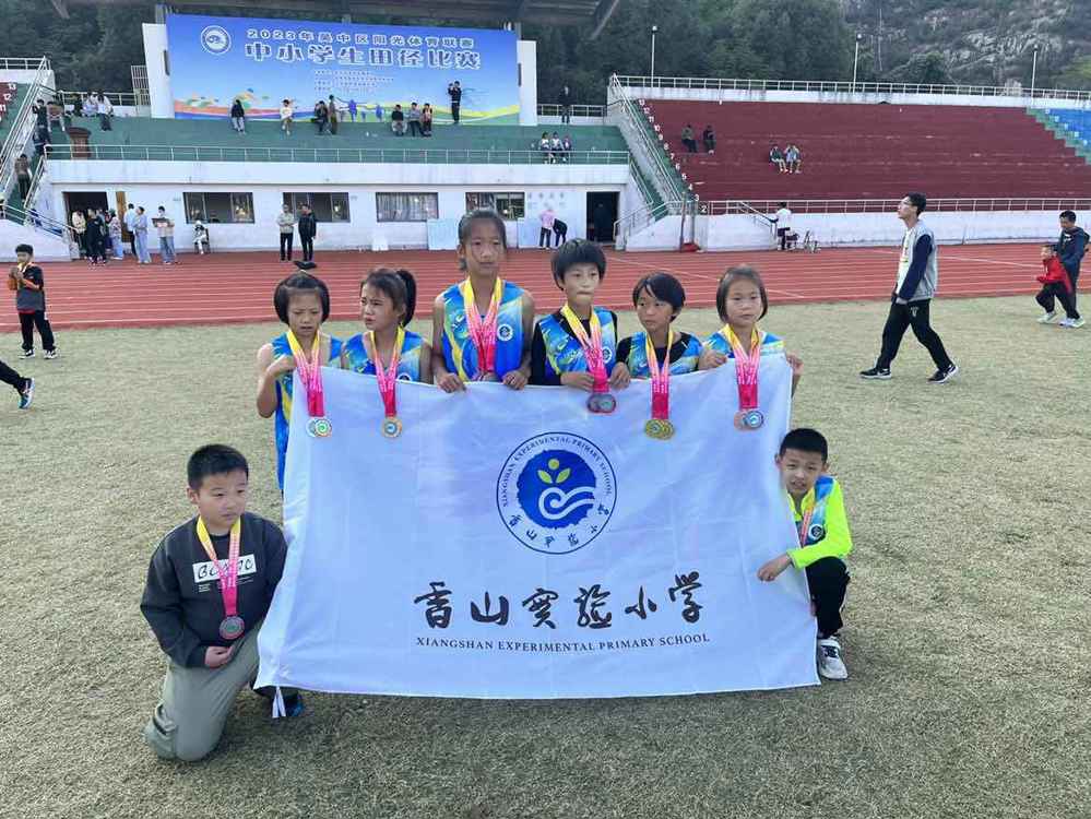 85edf8a2e4254ac19d113e3054abaebe.jpg