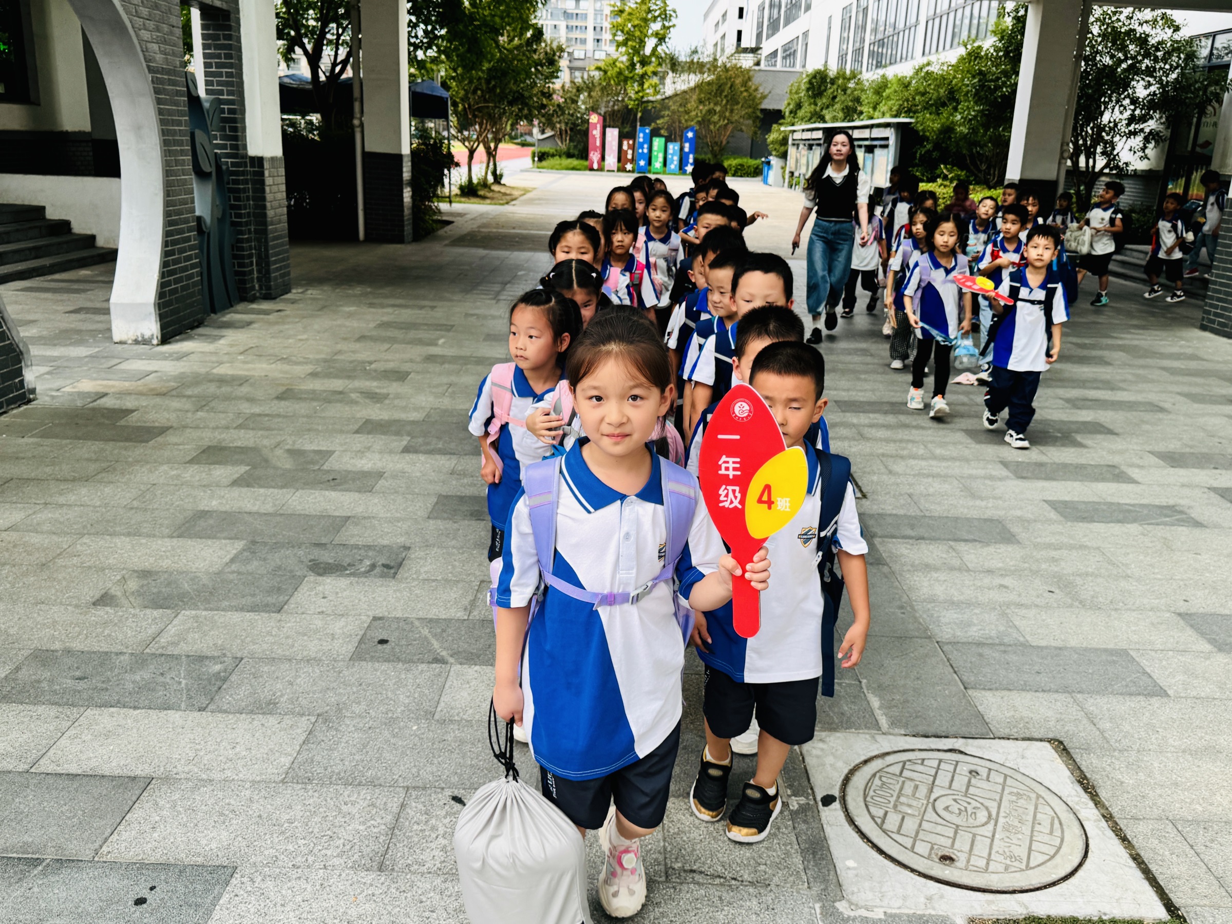 06放学列队5